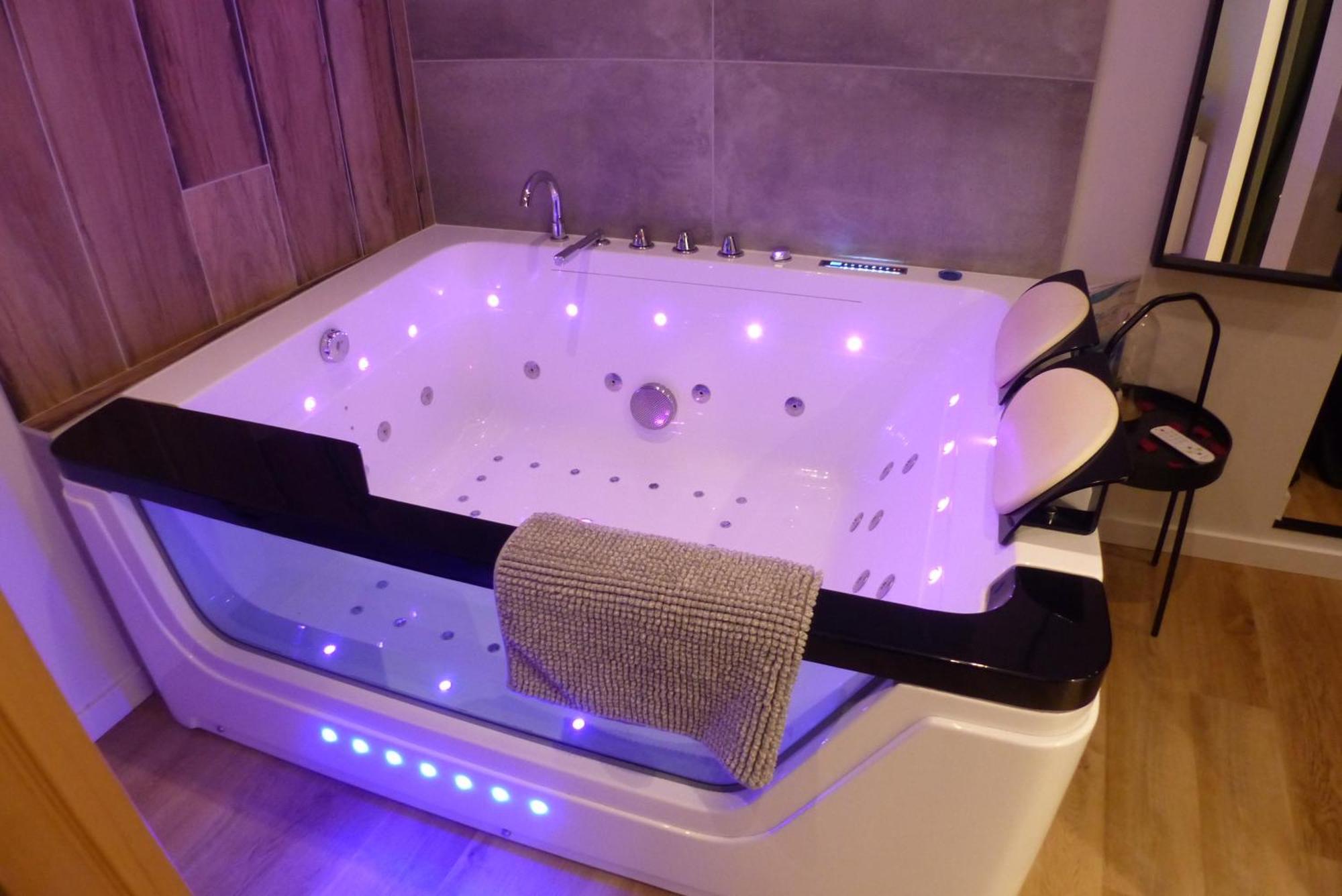 Appartement Balneotherapie Et Sauna Hyper Centre Nantes Dış mekan fotoğraf
